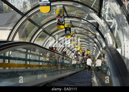 Transportation tubes with escalators at Pompidou Centre, Paris, Île-de-France, France Stockfoto