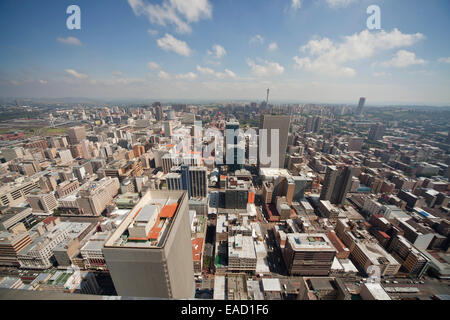 Blick vom Carlton Centre über die Wolkenkratzer der Innenstadt und zentraler Geschäft Bezirk von Johannesburg, Gauteng Stockfoto