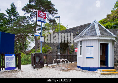 Entfernten Bahnhof von Duncraig auf dem malerischen Inverness Kyle of Lochalsh Eisenbahnlinie, Western Highlands, Schottland, Vereinigtes Königreich Stockfoto