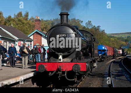 Dampflokomotive Zugmaschine Zugwagen Grosmont Railway Station NYMR North York Moors Railway North Yorkshire England Großbritannien Stockfoto