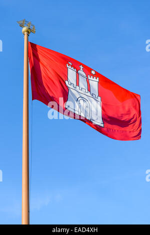 Die Flagge der freien und Hansestadt Hamburg, Hamburg, Deutschland Stockfoto