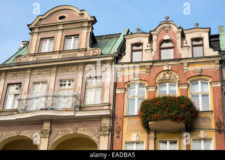 Posen, Polen - 24. Oktober 2014: Renoviert Kaufleute Reihenhäuser auf dem alten Marktplatz in Poznan, Polen Stockfoto