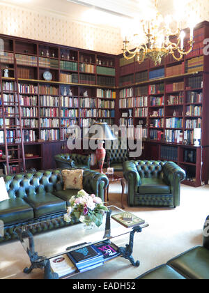 Die Bibliothek im Schloss Rousseau de Sipian am Valeyrac in der Region Bordeaux, Frankreich Stockfoto