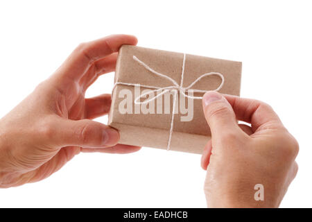 Eröffnung einer Geschenkbox Stockfoto