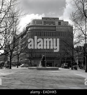 der 1950er Jahre, historisch, außen der Welt berühmte Peter Jones Kaufhaus des Königs Rd, Chelsea, London. Stockfoto