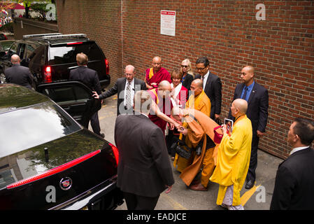 Seine Heiligkeit der 14 Dalai Lama lehrt Lektionen über den Buddhismus im Wang Center in Boston, MA. Stockfoto