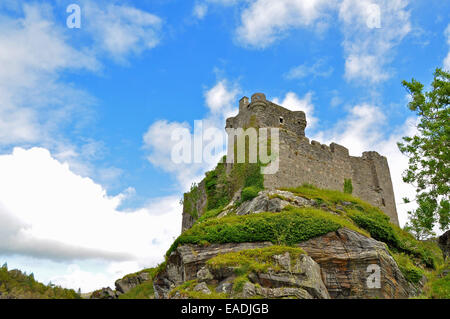 Burg auf einem Felsen Stockfoto