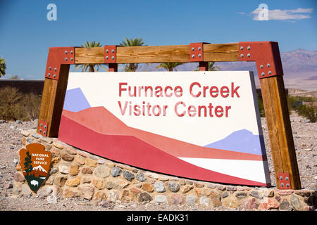 Furnace Creek ist 190 Füße unterhalb des Meeresspiegels, Death Valley, die den niedrigsten, heißesten und trockensten Ort in den USA, mit einer durchschnittlichen jährlichen Niederschlagsmenge von etwa 2 Zoll einige Jahre ist, die es nicht überhaupt keinen Regen erhält. Stockfoto