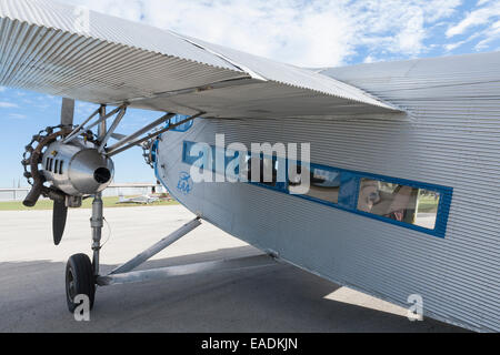 Ford Tri-Motor Vintage Passagier Verkehrsflugzeug Kabinenfenster Stockfoto