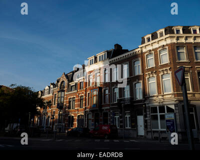 Reihe von Reihenhäusern in Lüttich, Belgien Stockfoto