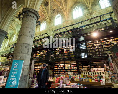 Selexyz Buchhandlung installiert in einer alten dominikanischen Kirche in Maastricht, Niederlande, Europa Stockfoto