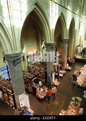 Selexyz Buchhandlung installiert in einer alten dominikanischen Kirche in Maastricht, Niederlande, Europa Stockfoto