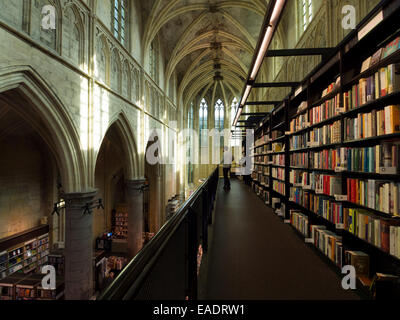 Selexyz Buchhandlung installiert in einer alten dominikanischen Kirche in Maastricht, Niederlande, Europa Stockfoto