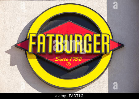 Ein Fatburger Outlet in Baker Kalifornien, USA, scheint zu summieren Amerikaner Einstellung zum Essen. Stockfoto