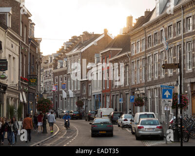 Reihe von Reihenhäusern in Maastricht, Niederlande, Europa Stockfoto