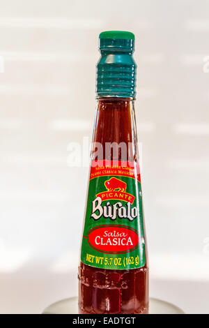 Bufalo picante Sauce an den meisten California Lebensmittelgeschäften erhältlich Stockfoto