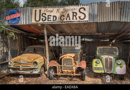 Vintage Gebrauchtwagen store, Alte Tailem Bend Pioneer Village, Süd Australien, Australien Stockfoto