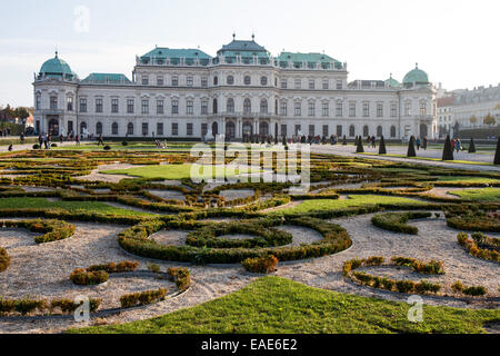 Österreich: Obere Belvedere (Nord-Seitenansicht) in Wien. Foto vom 1. November 2014. Stockfoto