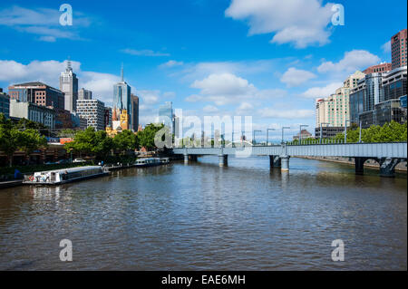 Hochhäuser am Fluss Yarra Melbourne, Victoria, Australien Stockfoto