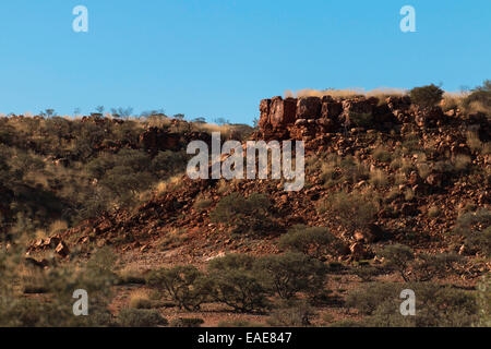 Verwitterte Felsen im australischen Outback Stockfoto