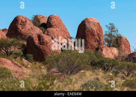 Verwitterte Felsen im australischen Outback Stockfoto