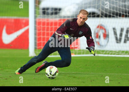 Burton-nach-Trent, Großbritannien. 11. November 2014. Joe Hart, der England - England Training & Pressekonferenz - UEFA Euro 2016 qualifizieren - St.-Georgs Park - Burton-nach-Trent - 11.11.2014. Bildnachweis: Cal Sport Media/Alamy Live-Nachrichten Stockfoto