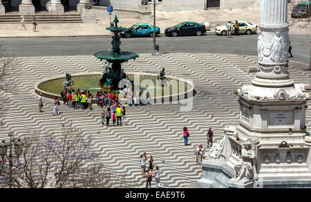 Brunnen in Praça Rossio Platz, Baixa, Lissabon, Distrikt Lissabon, Portugal Stockfoto