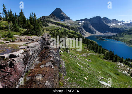 Versteckten See mit Reynolds Bergen, Glacier National Park, Montana, Vereinigte Staaten von Amerika Stockfoto