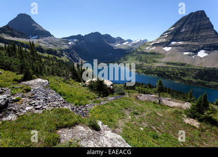 Versteckten See mit Reynolds Mountains und Bearhat, Glacier National Park, Montana, Vereinigte Staaten von Amerika Stockfoto