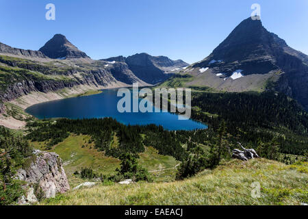 Versteckten See mit Reynolds Mountains und Bearhat, Glacier National Park, Montana, Vereinigte Staaten von Amerika Stockfoto