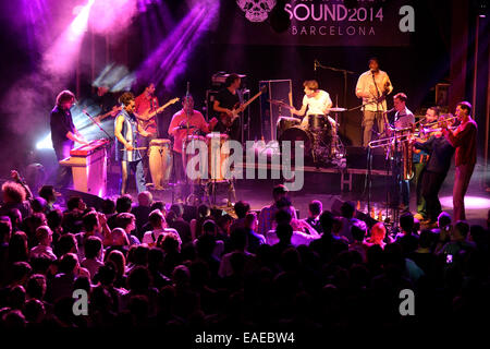 BARCELONA - 27 Mai: Antibalas (Afrobeat Band) Leistung bei Heineken Primavera Sound Festival 2014 (PS14). Stockfoto