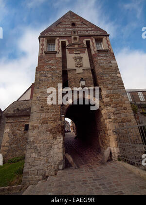 Die Porte de Nevers, der Eingang in die Altstadt von Saint-Valerie-Sur-Somme Stockfoto