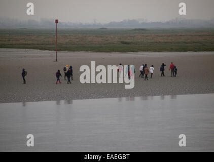 Wanderer auf das Wattenmeer von der Somme-Bucht, in der Nähe von Saint-Valery-Sur-Somme Stockfoto