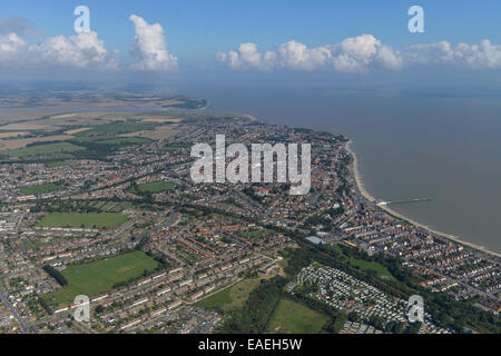 Eine Luftaufnahme von Felixstowe Blick nach Norden von den Docks mit der Küste von Suffolk im Hintergrund Stockfoto