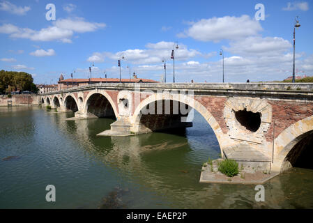 Pont Neuf oder der neuen Brücke über den Fluss Garonne Toulouse Frankreich Stockfoto