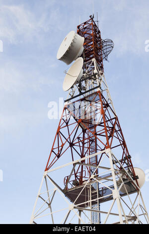 Kommunikation-Mast, Antennen, Antennen oben Mijas Costa Del Sol, Provinz Malaga, Spanien. Stockfoto