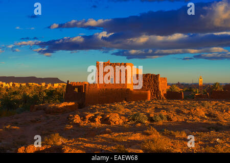 Tineghir, Tingħi, Tinghir, Sonnenuntergang, Todra-Tal, Todra Schlucht, alte Kasbah, Marokko, Nordafrika Stockfoto