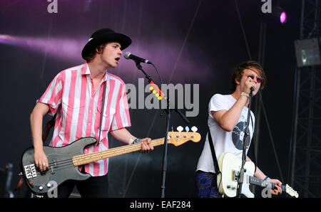 BENICASIM, Spanien - Juli 21: Palma Veilchen Band konzertante Aufführung beim FIB (Festival Internacional de Benicassim) 2013 Festival. Stockfoto