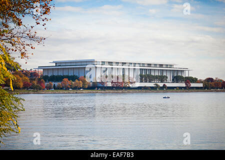 John F Kennedy Center vom Potomac River - Washington, DC USA Stockfoto