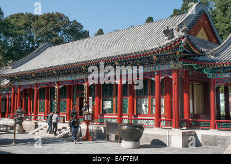 Pavillons in der Nähe der großen Bühne im Sommerpalast Beijing Stockfoto