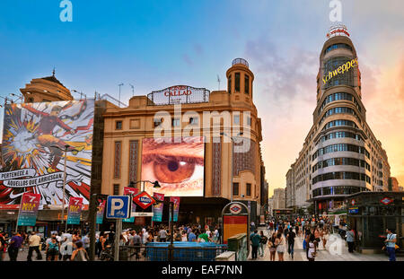 Callao quadratisch mit AAS Gebäude auf der rechten Seite. Madrid. Spanien Stockfoto