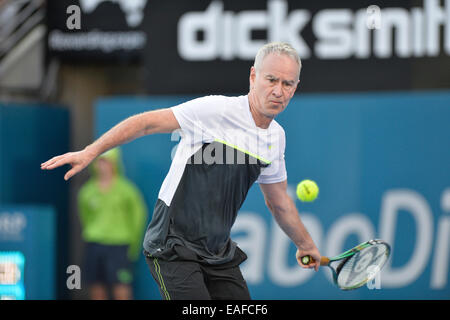 Sydney, Australien. 17. Januar 2015. John McEnroe (USA) in Aktion gegen Patrick Rafter (AUS) während der FAST4 Tennis match bei der Qantas Credit Union Arena. Bildnachweis: Aktion Plus Sport/Alamy Live-Nachrichten Stockfoto