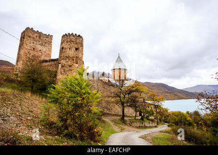 Festung Ananuri ist eine mittelalterliche Festung in der Nähe von georgischen Heerstraße nördlich von Mzcheta, Georgia Stockfoto