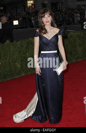 Charles James: Beyond Fashion Costume Institute Gala mit: Zooey Deschanel wo: New York, Kalifornien, USA bei: 5. Mai 2014 Stockfoto