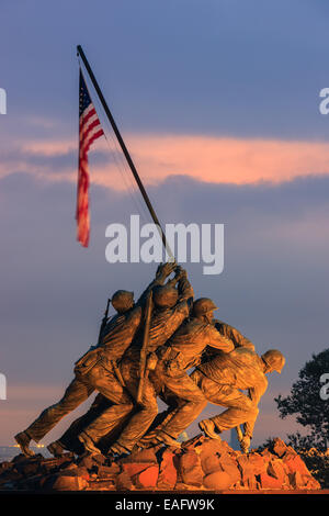 U.S. Marine Corps War Memorial, auch bekannt als Iwo Jima Memorial in Arlington, Virginia, USA. Stockfoto