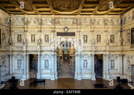 Innere des Teatro Olimpico in Vicenza, Venetien, Italien Stockfoto