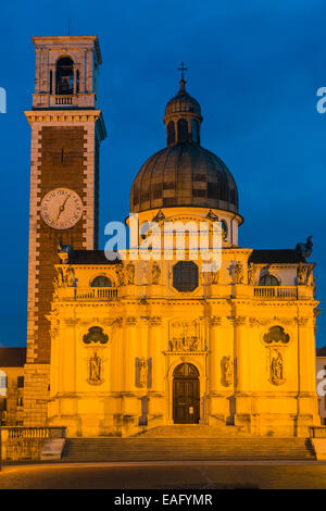 Nachtansicht der Basilika von Santa Maria von Monte Berico, Vicenza, Venetien, Italien Stockfoto