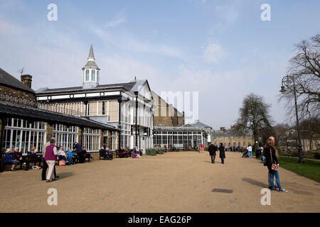 Buxton Pavilion Gardens im Peak District Derbyshire England Stockfoto