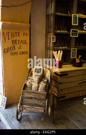 Comptoir de Mathilde, Herbes de Provence, Nizza Vieille Ville, Frankreich. Stockfoto