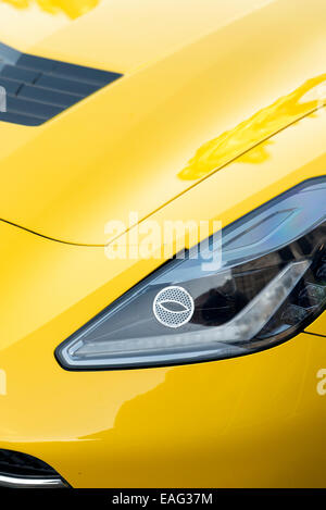 LIVERPOOL, UK - 8. Juni 2014: Detail auf einem gelben Chevrolet Corvette C7 Stingray Sportwagen Stockfoto